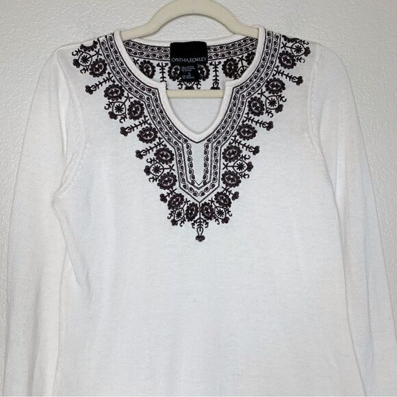 Cynthia Rowley Women’s Size Large Embroidered Long Sleeves Top - Picture 3 of 13